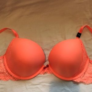 NWT VS Dream Angels Push-Up Bra